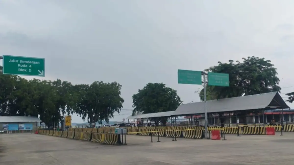 Suasana Pelabuhan ASDP Tanjunguban, Bintan, terlihat lenggang pada Minggu (24/5/2026). F.Slamet Nofasusanto/Batam Pos.