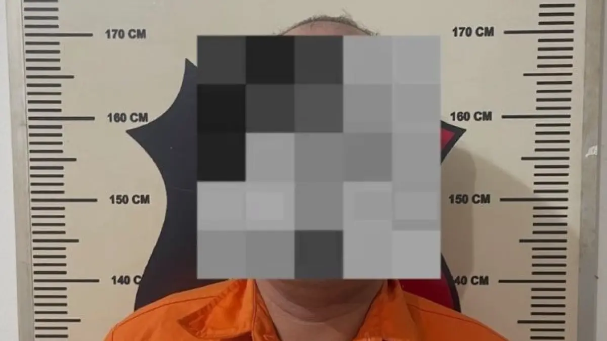 Pelaku pengeroyakan diamankan polisi.