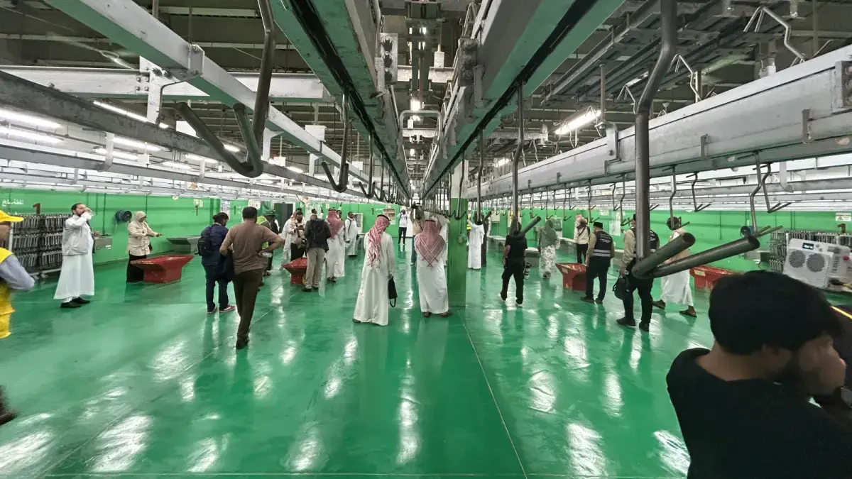Potret lokasi pemijahan daging dam di Adahi. Amirul Hajj memastikan proses penyembelihan dam jamaah haji Indonesia sudah sesuai syariat. (Media Center Haji 2026)