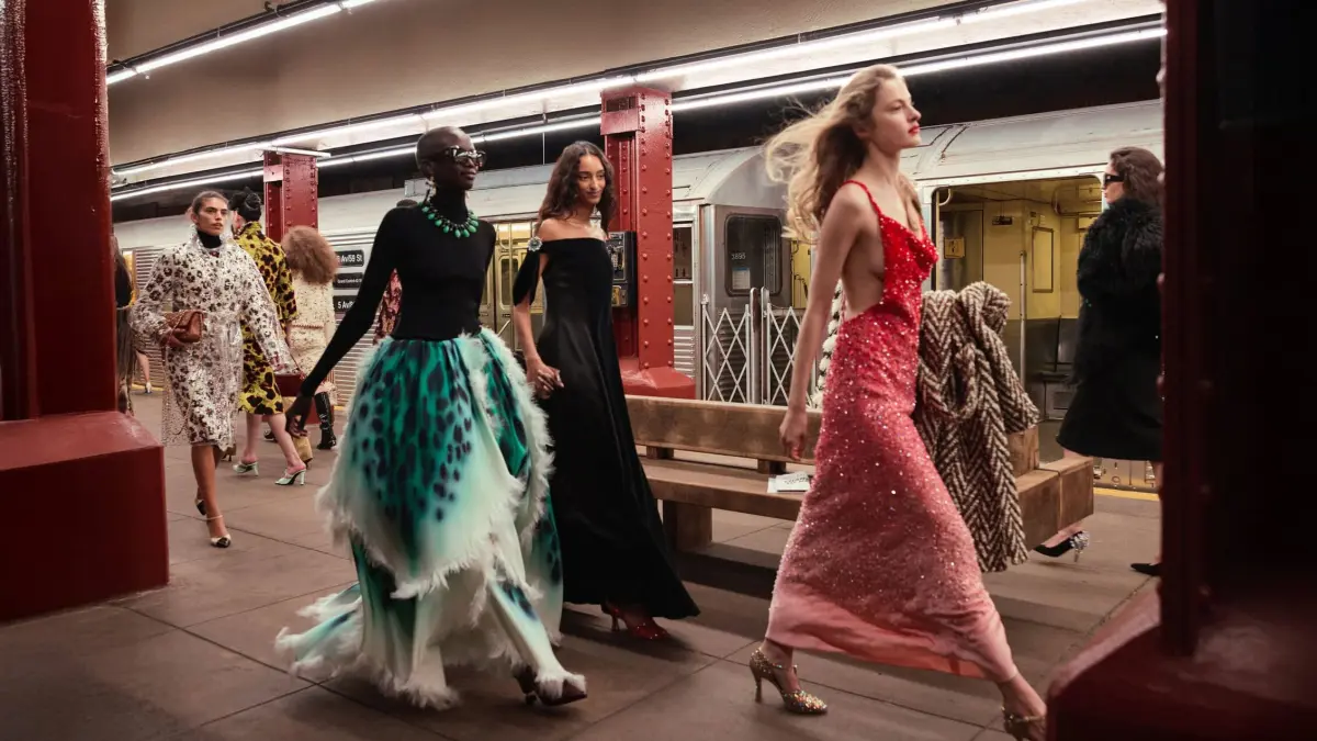 Chanel membawa koleksi Métiers d’Art 2026 karya Matthieu Blazy ke Seoul. (x.com/fa5hionz)
