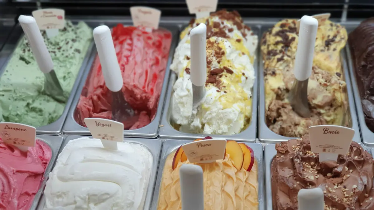 Gelato. (unsplash.com/@lamaroscu)