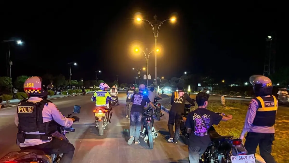 Tim Patroli Berskala Besar Sat Samapta menindak belasan sepeda motor yang menggunakan knalpot brong dan tidak lengkap surat-suratnya. F. istimewa