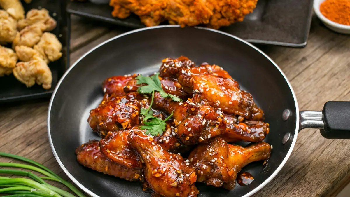 Ayam goreng khas Korea Selatan. (unsplash.com/@jim_4140so)