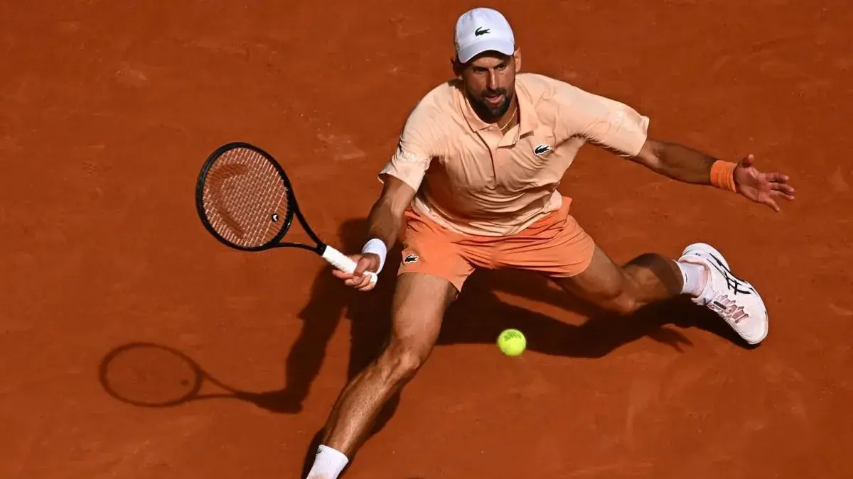 Petenis Serbia Novak Djokovic beraksi pada babak ketiga French Open 2026 melawan petenis Brasil Joao Fonseca di Philippe-Chatrier, Rolland Garros, Paris, Jumat (29/5/2026). ATP Tour/Corinne Dubreuil