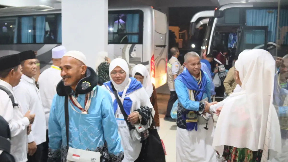 Kloter 1 Jemaah Haji Debarkasi Batam, tiba di Asrama Haji Kota Batam sebelum pulang ke rumah masing-masing. F. Cecep Mulyana / Batam Pos