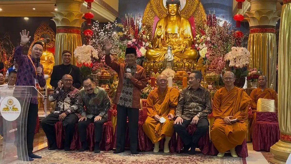 Menteri Agama RI Nasaruddin Umar menghadiri perayaan Waisak di Wihara Ekayana Arama Indonesia Buddhist Centre, Duri Kepa, Jakarta Barat, Minggu (31/5). (Istimewa)