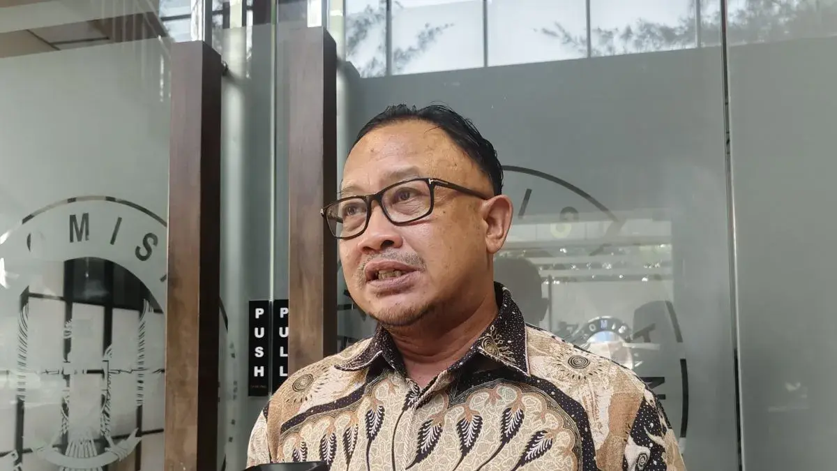 Kompolnas dorong pemberatan hukuman personel Polri terlibat narkoba Komisioner Kompolnas Mohammad Choirul Anam memberikan keterangan pers saat ditemui di Gedung Kompolnas, Jakarta, Selasa (2/6/2026). ANTARA/Nadia Putri Rahmani