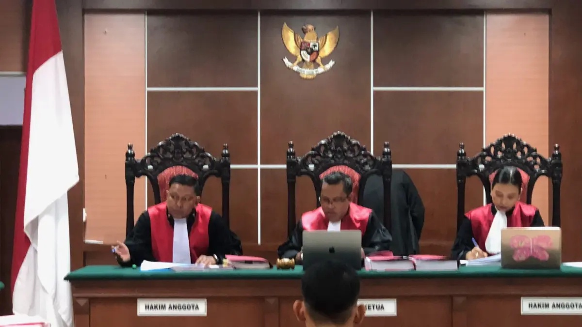Seorang terdakwa pencurian menjalani sidang di PN Batam. F. Azis Maulana/ Batam Pos