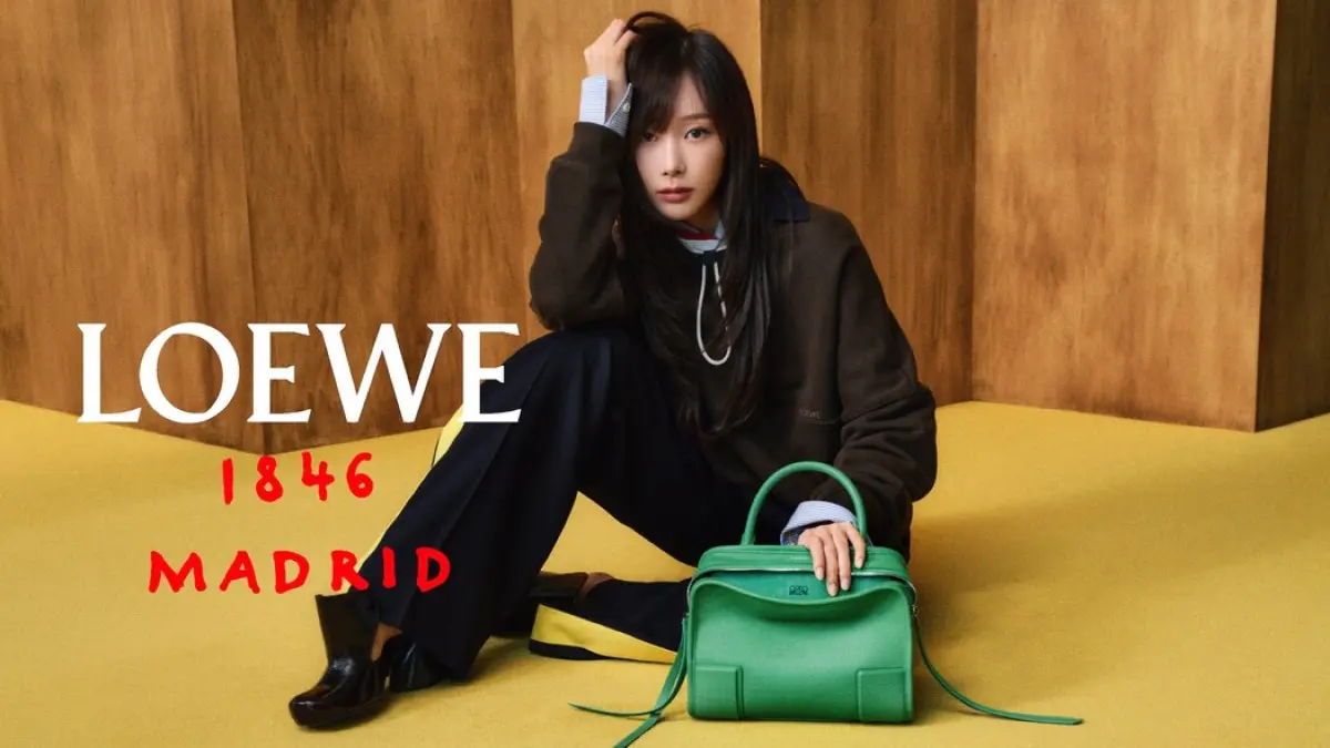 Giselle Aespa dalam kampanye anniversarry Loewe. (x.com/aeriminded)