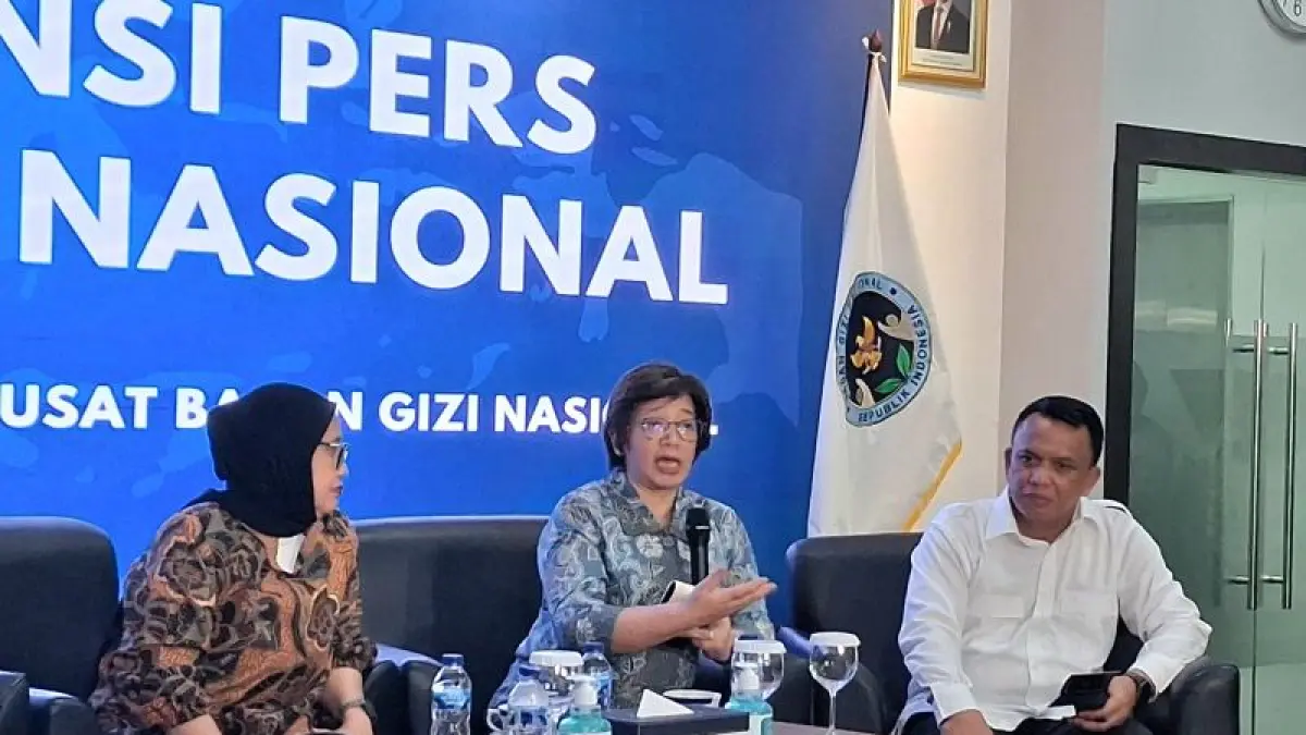 (Ki-Ka): Kepala BGN Nanik S. Deyang, Wakil Kepala BGN Agustina Arumsari, dan Wakil Kepala BGN Mayjen TNI Trenggono dalam konferensi pers di Jakarta, Kamis (4/6/2026). F Lintang Budiyanti Prameswari/Antara