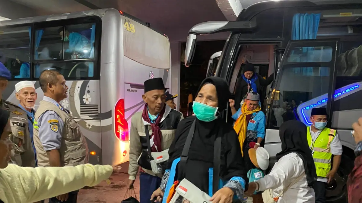 Jemaah haji Kepri kloter 1 saat tiba di Batam. F. Kemenhaj Kepri