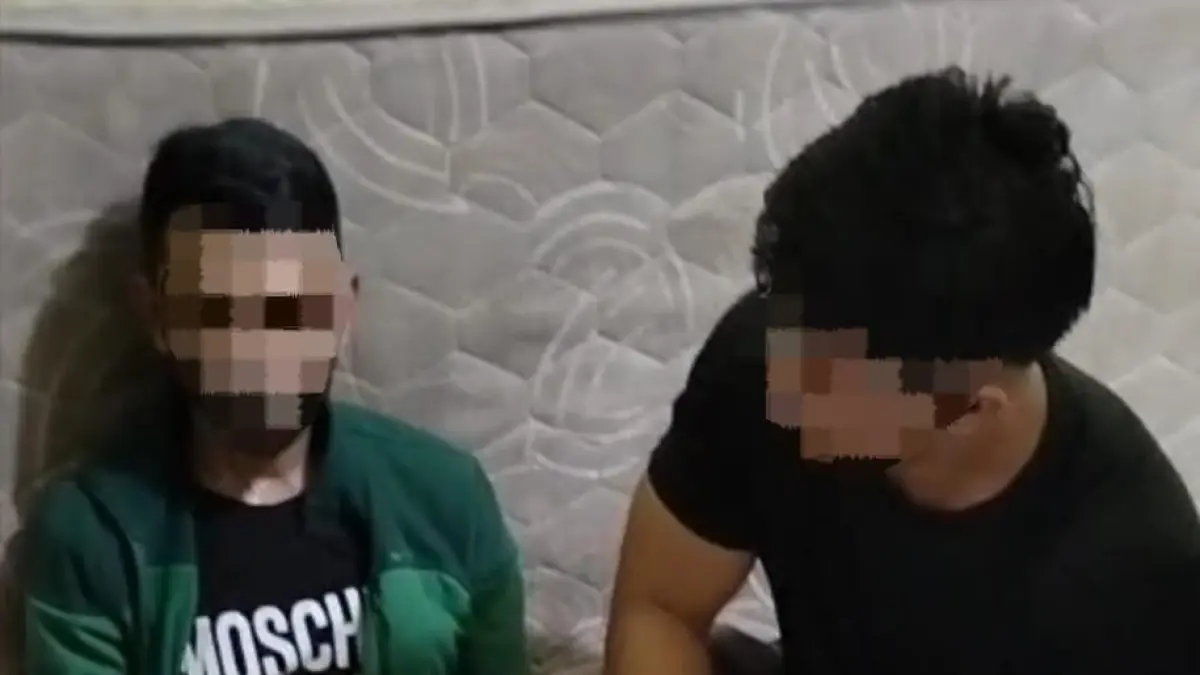 Pelaku ditangkap Tim Ditresnarkoba Polda Kepri saat mengambil paket berisi narkotika.