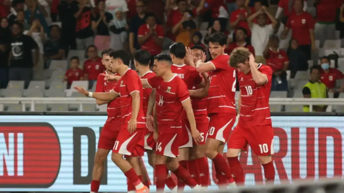 Selebrasi para pemain Timnas Indonesia usai membobol gawang Oman pada Pertandingan FIFA Matchday di Stadion Utama Gelora Bung Karno, Jakarta, Kamis (5/6/2026). (Dery Ridwansah/JawaPos.com)
