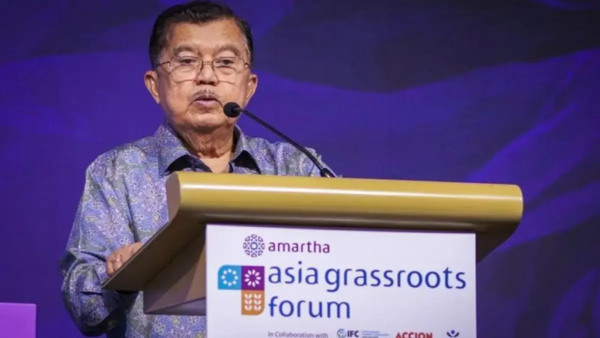 Wakil Presiden ke-10 dan ke-12 Republik Indonesia Jusuf Kalla (JK) menilai dunia saat ini sedang bergeser dari era globalisasi menuju deglobalisasi. (ANTARA)