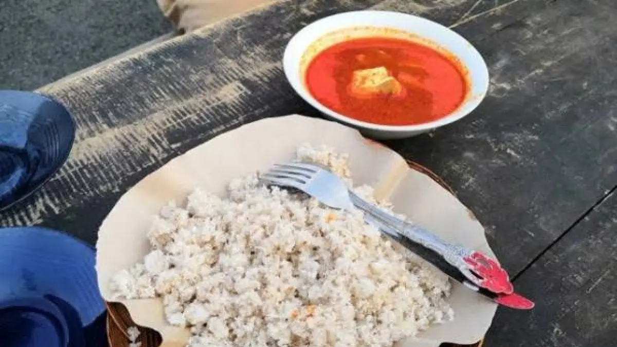 Gubal sagu makanan khas Lingga. (iNews.id)