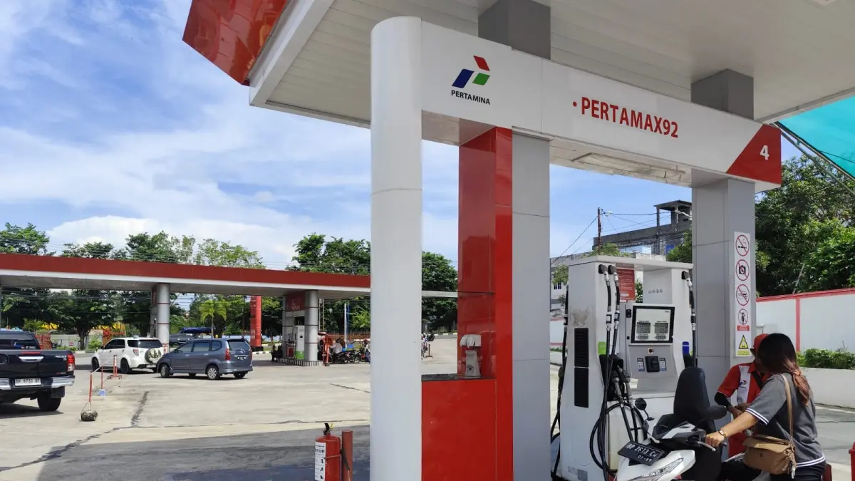 Kondisi SPBU di Jalan D.I Panjaitan Tanjungpinang setelah pemberlakuan harga baru pertamax, Rabu (10/6). F. Mohamad Ismail/Batam Pos