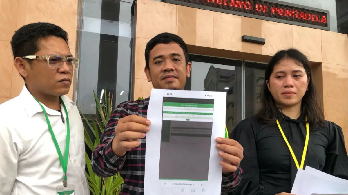  Sidang perdana perkara dugaan penganiayaan dengan terdakwa Fara Diba Balqis di Pengadilan Negeri Batam pada Selasa (9/6) diwarnai kekecewaan dari pihak korban, Kevina Priscilla. 