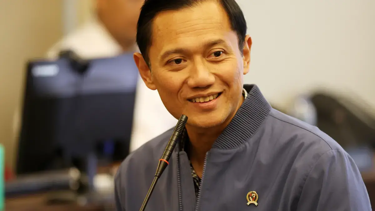Menteri Koordinator Bidang Infrastruktur dan Pembangunan Kewilayahan, Agus Harimurti Yudhoyono. Partai Demokrat membantah keras nama Ketua Umum Partai Demokrat AHY dikaitkan dengan kasus dugaan korupsi di Badan Gizi Nasional (BGN). (Dery Ridwansah/ JawaPos.com)