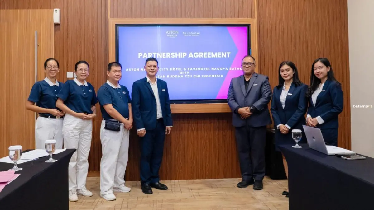 Ceremonial Agreement Aston Nagoya City Hotel dan favehotel Nagoya Batam bersama Yayasan Buddha Tzu Chi Indonesia.