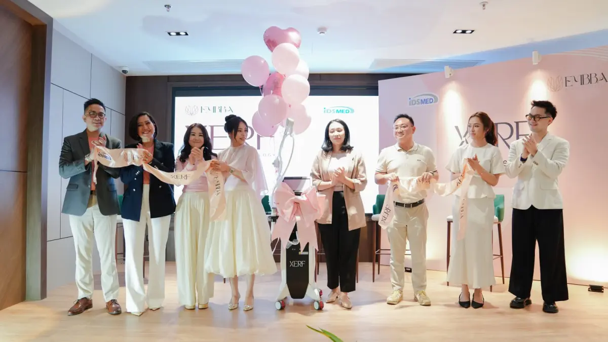 Jajaran manajemen idsMED Aesthetics Indonesia, perwakilan Embba Beauty Clinic, serta para praktisi dan pegiat dunia kecantikan saat meresmikan peluncuran XERF di Hotel Asialink, Kamis (11/6/2026). F Yashinta/Batam Pos