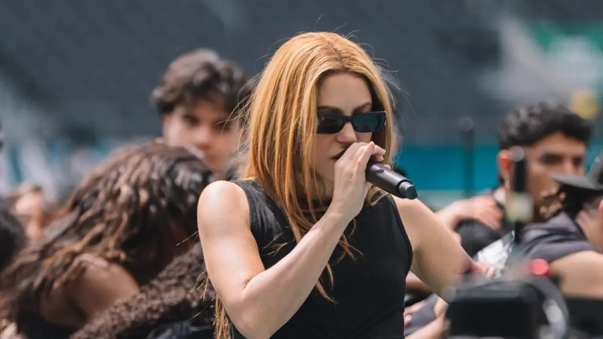 
Penyanyi Shakira kembali menjadi bagian dari soundtrack resmi Piala Dunia FIFA 2026 melalui lagu "Dai Dai" bersama Burna Boy. Sebelumnya, Shakira mencetak kesuksesan global lewat "Waka Waka" pada Piala Dunia 2010. F. x.com