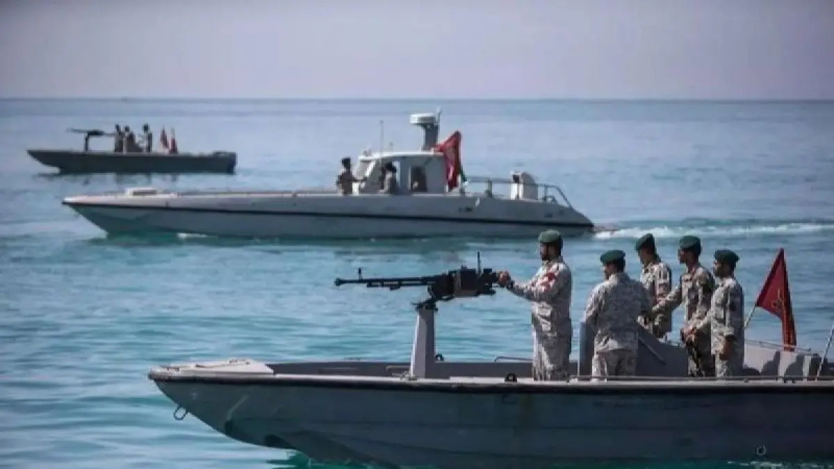Ilustrasi - Kapal patroli milik Korps Garda Revolusi Islam Iran (IRGC) di Selat Hormuz. (ANTARA/Xinhua/aa.)

