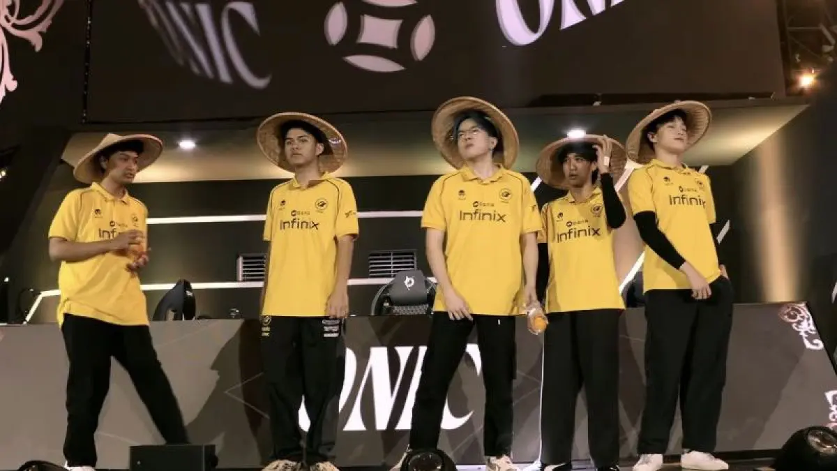 Tangkap layar - Tim esports ONIC berpose bersama sebelum bertanding melawan Bigetron by Vitality pada babak playoff MPL Indonesia Season 17 di Jakarta International Velodrome, Kamis (11/6/2026). ANTARA/youtube.com/MPL Indonesia 