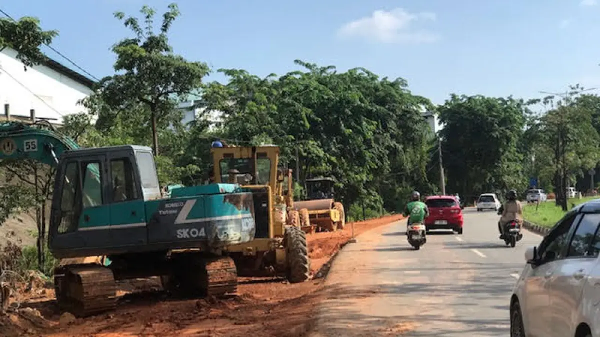 Pelebaran Jalan Raja Isa yang selama ini menjadi salah satu titik kemacetan di kawasan Batam Center. F. Syaban / Batam Pos
