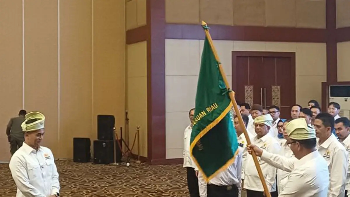 Ketua Kadin Indonesia Anindya Bakrie mengukuhkan Dewan Pengurus Kadin Provinsi Kepri periode 2026-2031 di Aula Wan Seri Beni, Pulau Dompak, Kota Tanjungpinang, Selasa (16/6/2026). ANTARA/Ogen
