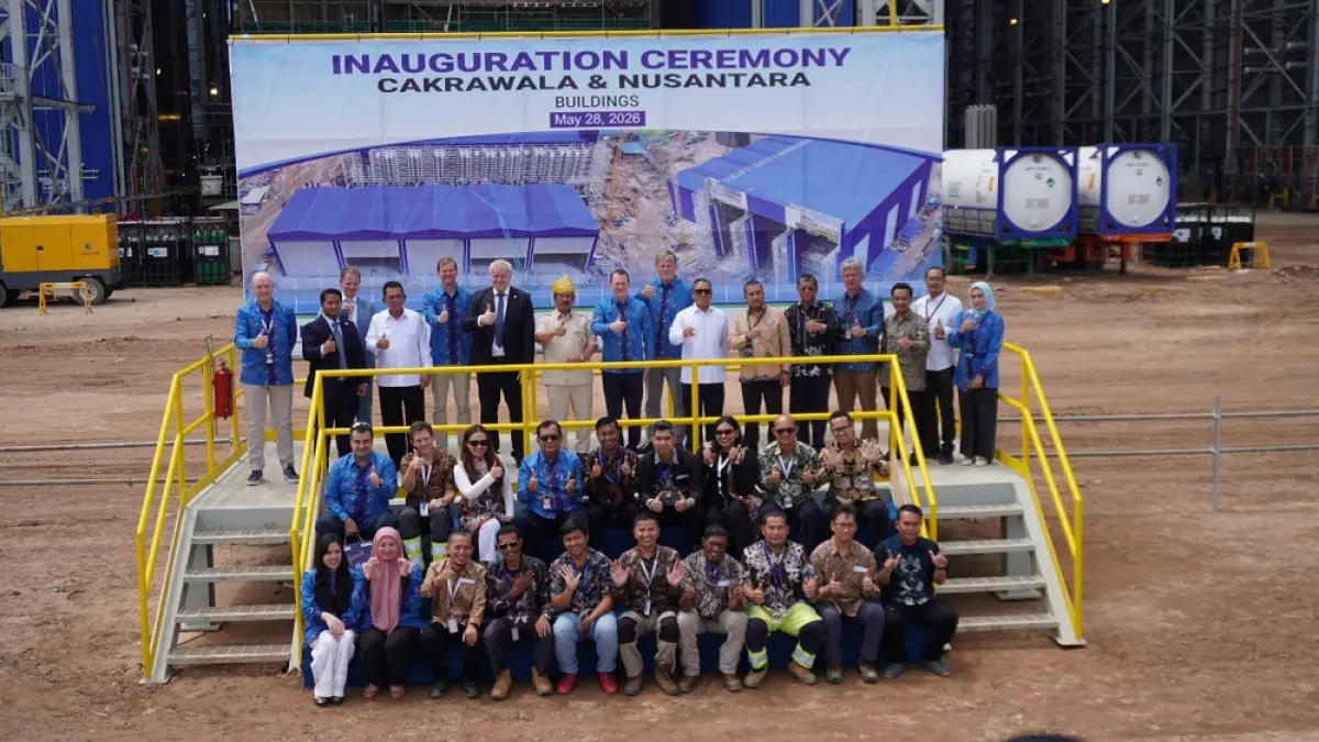 Menteri PPN/Kepala Bappenas Rachmat Pambudy bersama jajaran PT McDermott Indonesia dan tamu undangan meresmikan Cakrawala Building dan Nusantara Building di Lapangan Fabrikasi McDermott Batam. Fasilitas ini akan mendukung proyek energi hijau berskala global. Foto: Istimewa