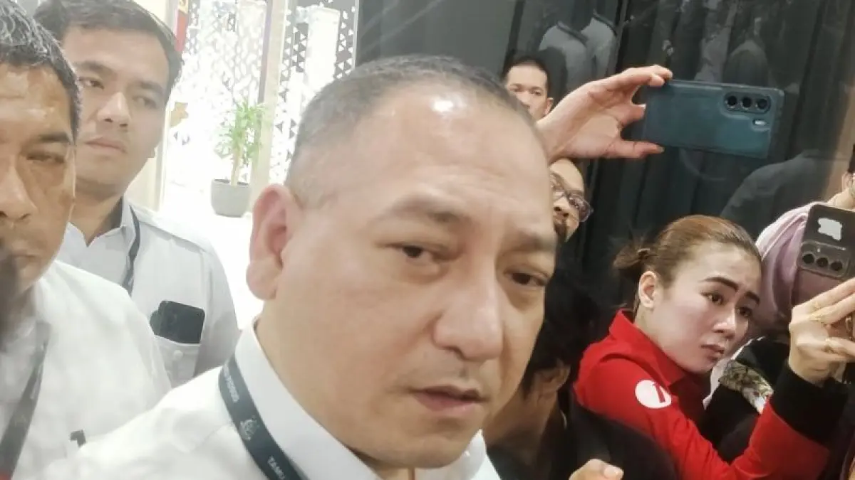 Kuasa Hukum Sony Sonjaya, Krisna Murti, menjawab pertanyaan awak media di Gedung Jampidsus Kejagung, Jakarta, Kamis (18/6/2026). (ANTARA/Nadia Putri Rahmani)