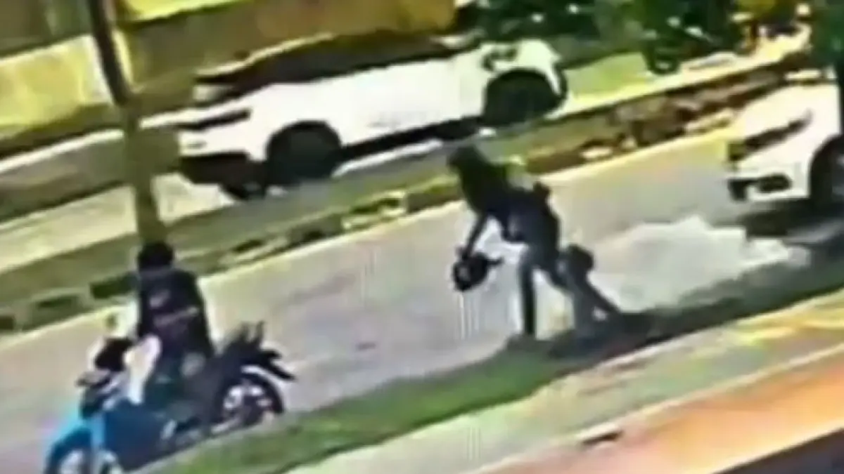 Maling besi merusak fasilitas publik. Tutup hidran menjadi sasaran mereka. F. Tangkapan Layar