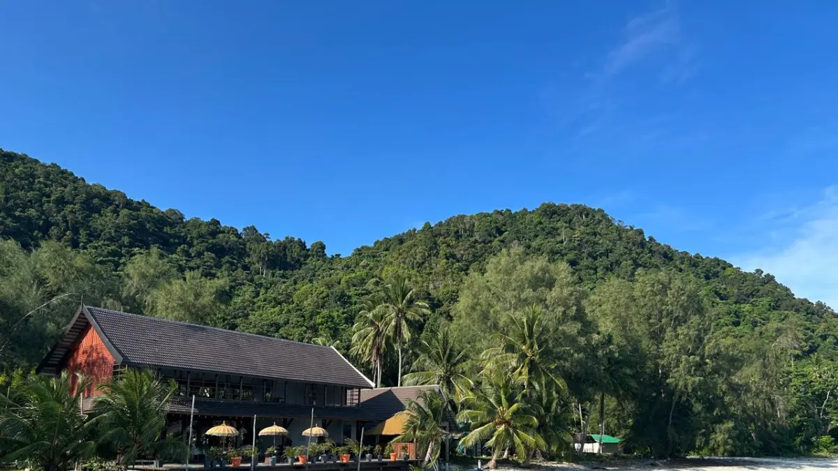 Pemandangan Bayu Lestari Resort di Pulau Besar, kawasan Mersing, Johor. Resort ini menyediakan pelayan all-in bagi para tamunya. F Chahaya Simanjuntak/Batam Pos