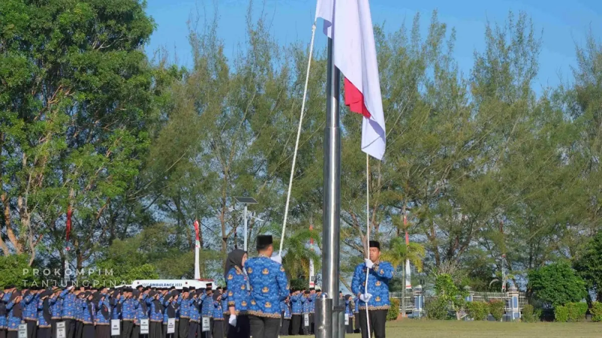 ASN Pemko Tanjungpinang saat mengikuti upacara Hari Kesadaran Nasional, Rabu (17/6). F. Prokopim untuk Batam Pos