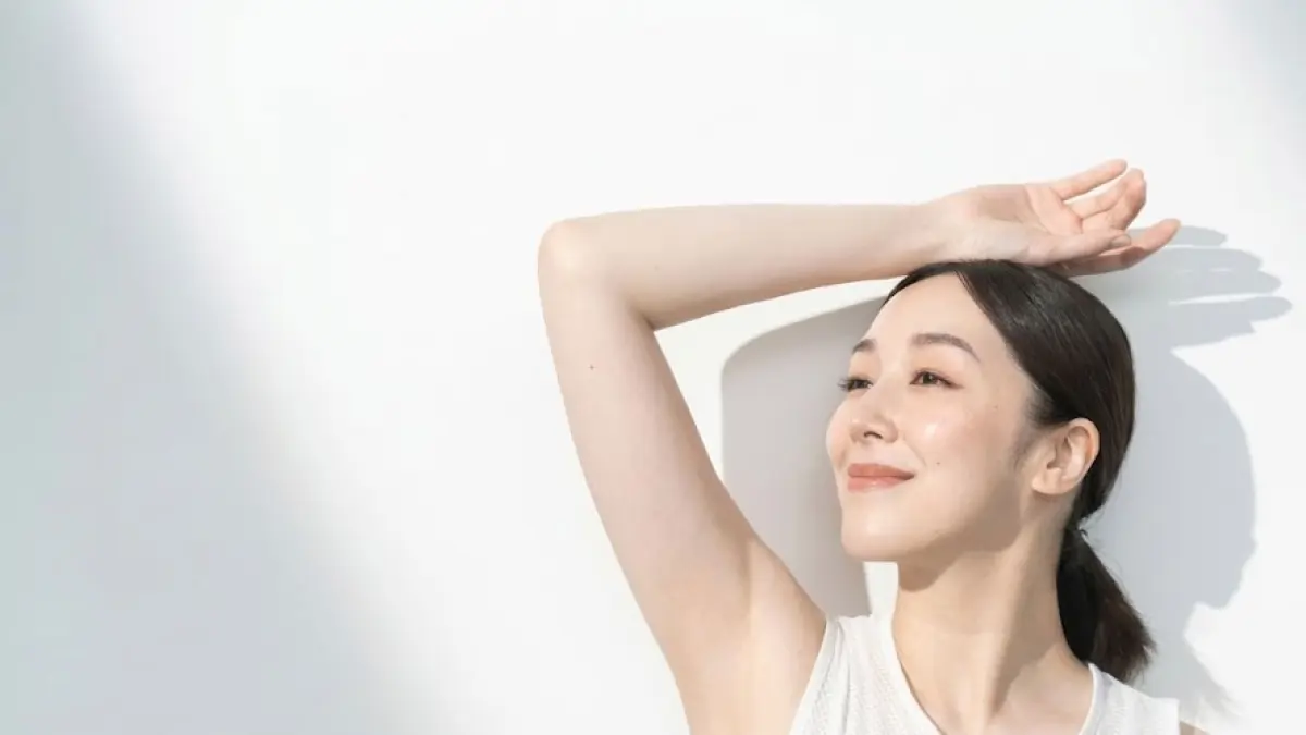 Merawat kulit ketiak dengan produk skincare adalah perlu