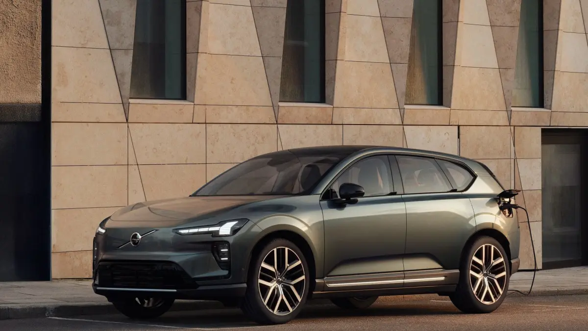 Volvo meluncurkan Plug & Charge untuk EX90 dan EX60. (x.com/autodinamicomx)