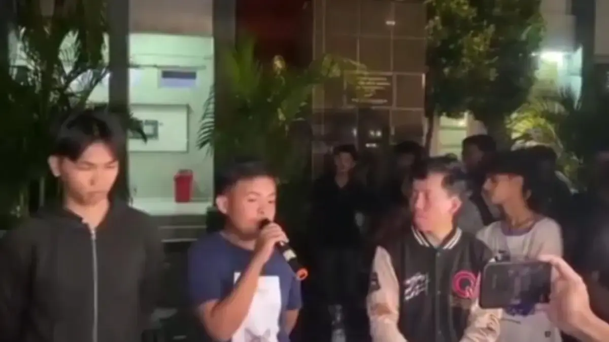 Pengurus BEM FH UBK sempat diminta pertanggungjawaban oleh pihak kampus dan mahasiswa UBK agar membalikan nama baik UBK. (X: @salam4jari)