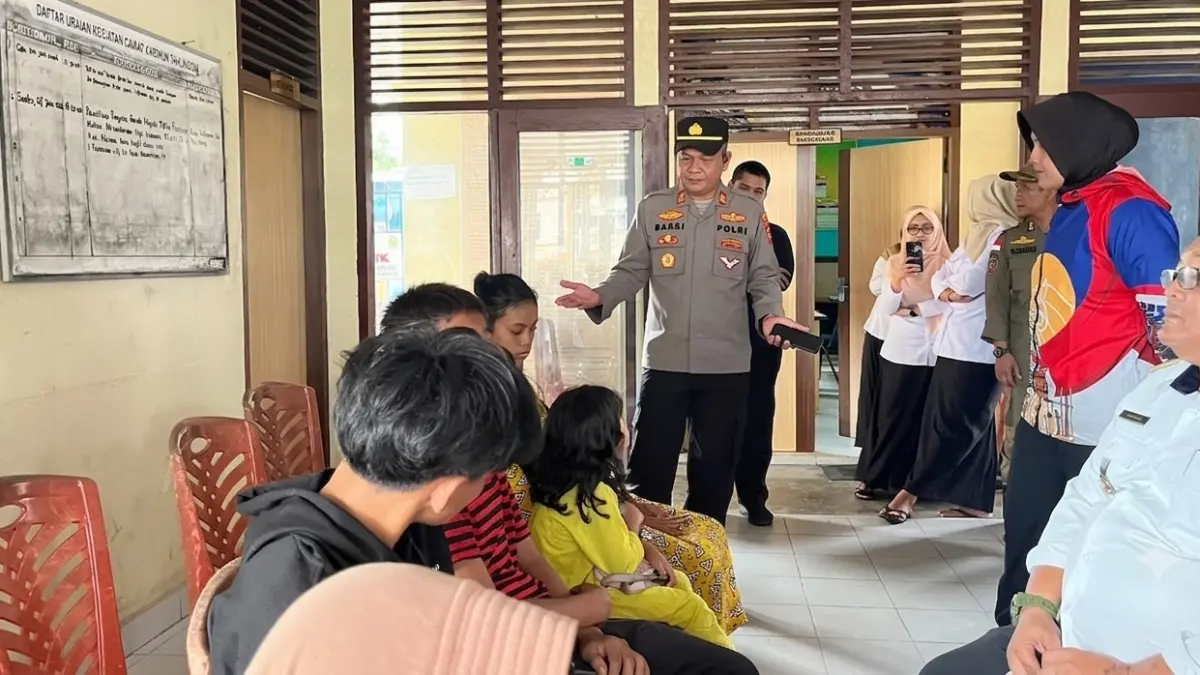 Tim Gabungan turun ke Jalan Trikora melakukan penertiban terhadap anak jalanan, pengemis dan ODGJ demi kenyamanan masyarakat dan estetika kota. F Sandi Pramosinto/Batam Pos