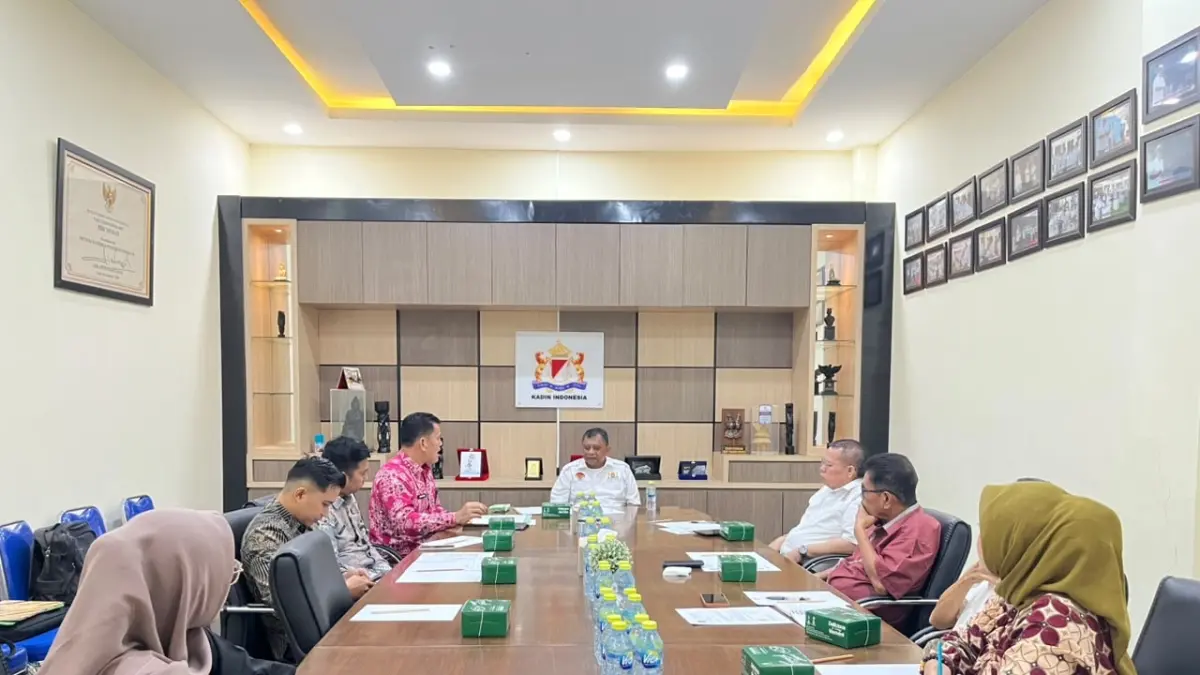 Kepala Kanwil Kemenkum Kepri, Edison Manik saat berkunjung ke Kantor Kadin Kepri. F. Kemenkum Kepri untuk Batam Pos