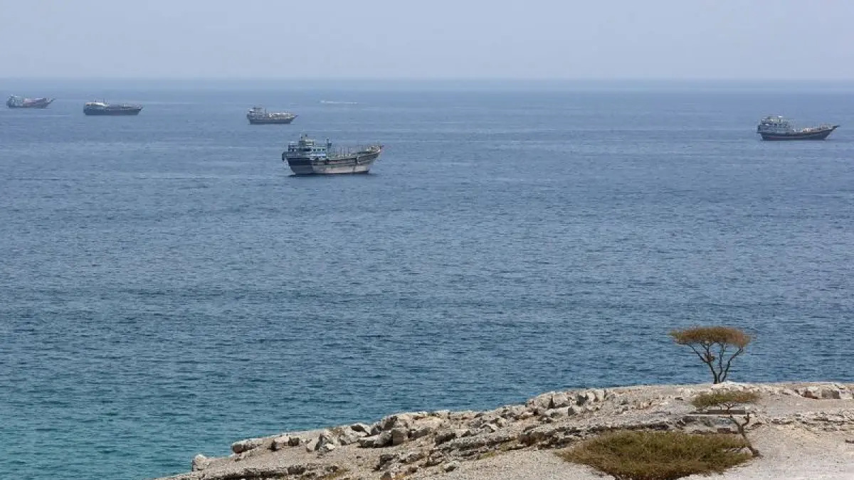 Situasi Selat Hormuz di dekat Khasab, kota kecil di Oman utara, Sabtu (20/6/2026). ANTARA/Xinhua/Wen Xinnian/aa.

