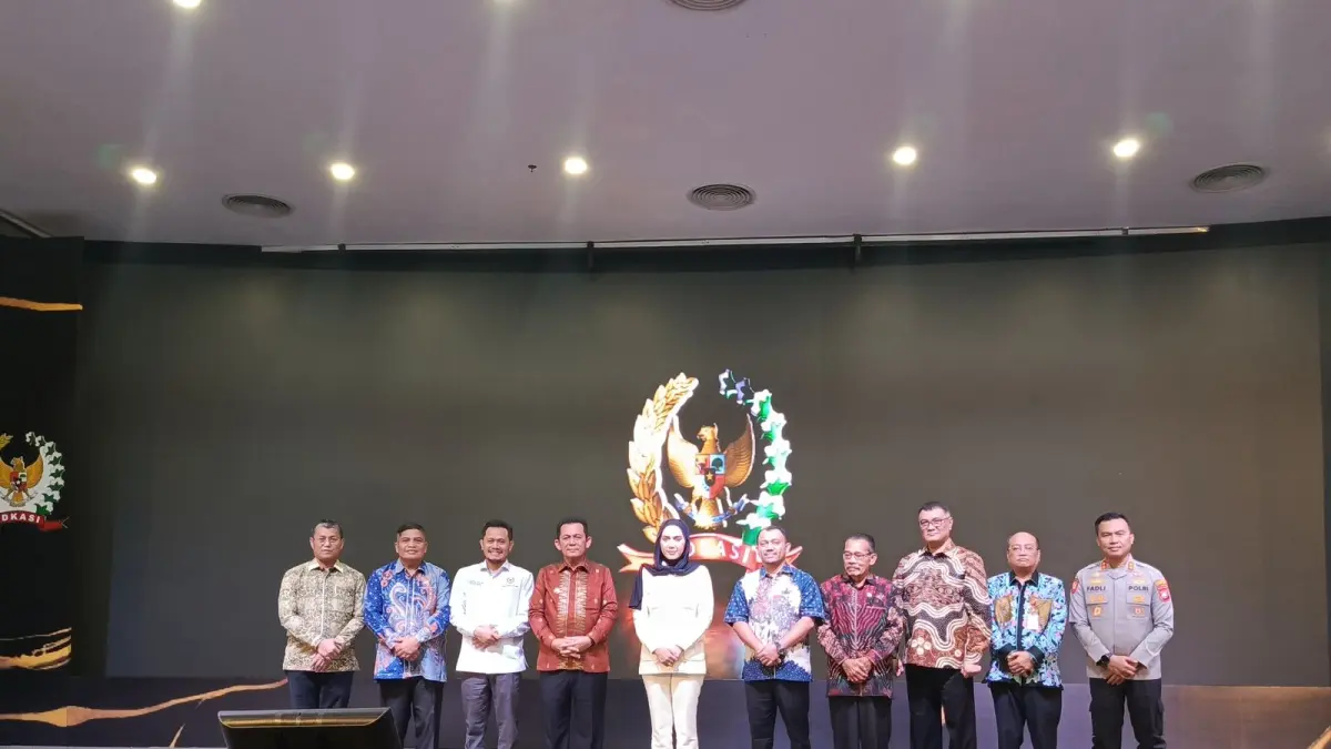 Foto bersama proses kegiatan Rakorwil ADKASI se Sumatera di Batam. F Eusebius Sara/Batam Pos