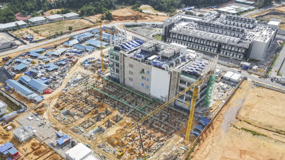 Foto udara pembangunan data center di KEK Nongsa Digital Park, Selasa (16/6). BP Batam terus memberi kemudahan pada para investor yang datang berinvestasi di Batam. Foto: Teguh Prihatna/Antara
