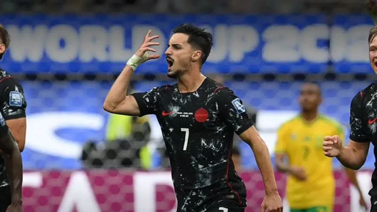 Pemain timnas Kanada Stephen Eustaquio berselebrasi setelah berhasil mencetak gol ke gawang Afrika Selatan saat laga babak 32 besar Piala Dunia 2026 di stadion Los Angeles, Amerika Serikat, Senin. (X/FIFAWorldCup)