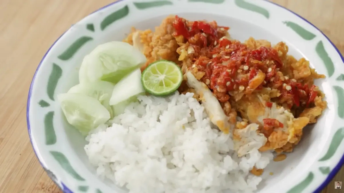 Ilustrasi ayam geprek. (youtube.com/@devinahermawan)