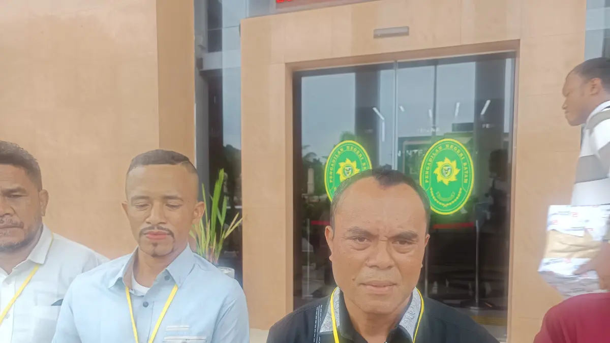 Keluarga korban saat menyorot pernyataan saksi dalam sidang pembunuhan di Crown Hill Batam. F Abdul Azis Maulana/Batam Pos