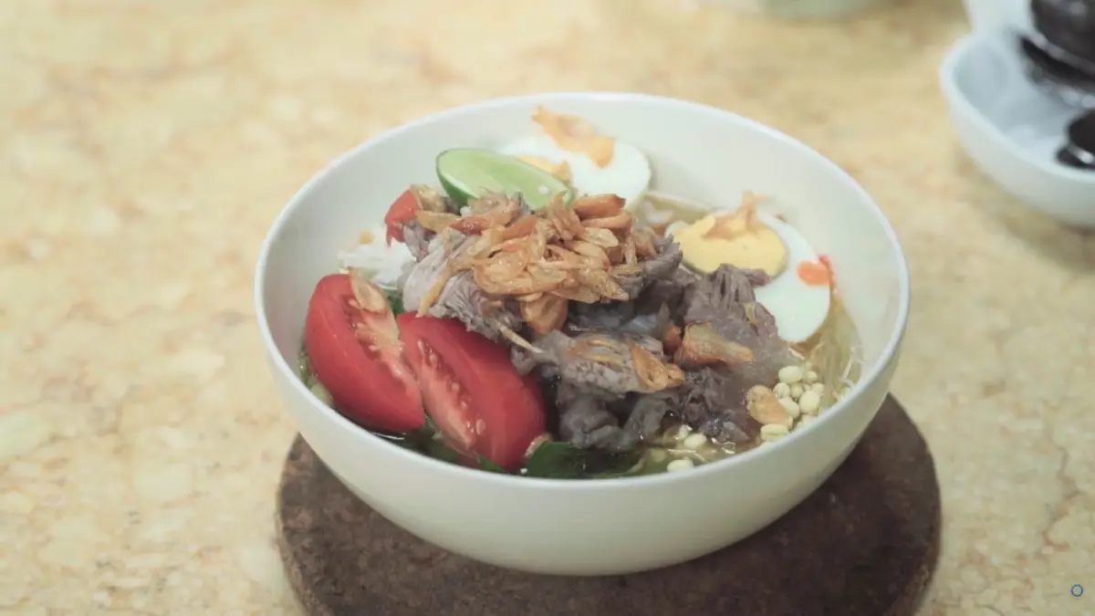 Soto kwali. (Tangkapan layar youtube.com/@yongkigunawan)