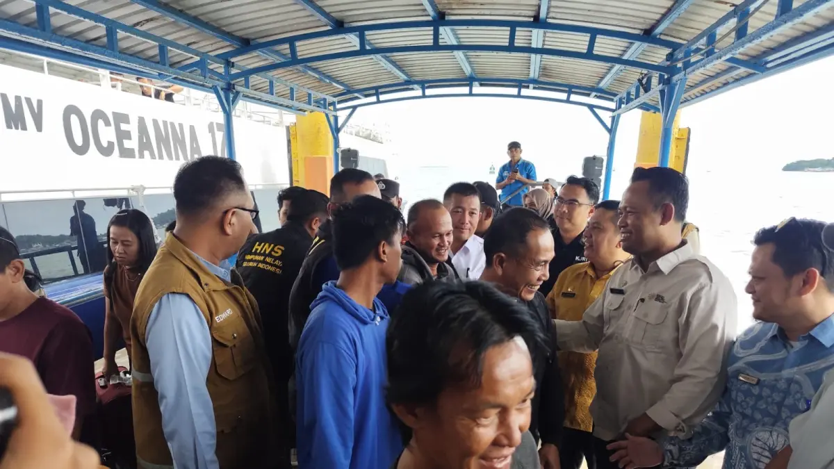 Empat nelayan asal Kepri tiba di Pelabuhan SBP Tanjungpinang setelah ditangkap oleh otoritas Malaysia, Kamis (2/7). F. Mohamad Ismail/Batam Pos