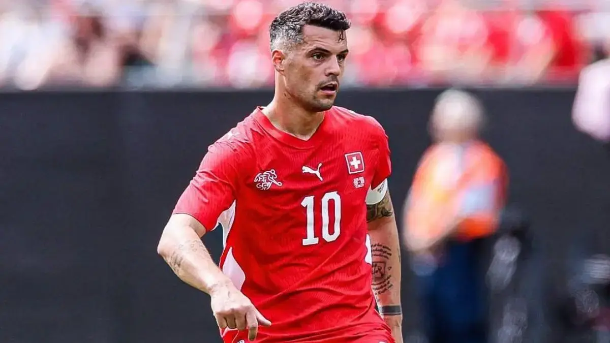Granit Xhaka memimpin Swiss menghadapi Aljazair pada babak 32 besar Piala Dunia 2026 di BC Place, Vancouver, demi mengamankan tiket ke babak 16 besar. (Instagram @granitxhaka)
