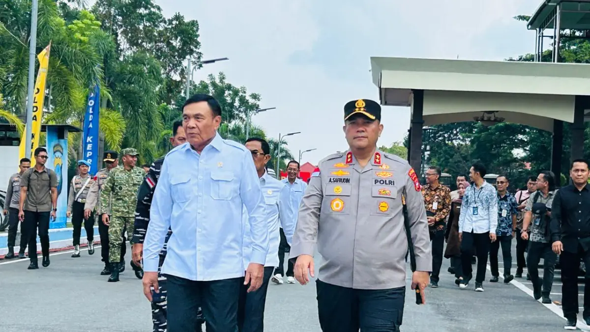 Menteri Koordinator Polkam Djamari Chaniago dan Kapolda Kepri Irjen Pol Asep Safrudin dalam pertemuan bersama Forkominda Kepri di Mapolda Kepri, Jumat (3/7/2026) lalu. F Chahaya Simanjuntak/Batam Pos