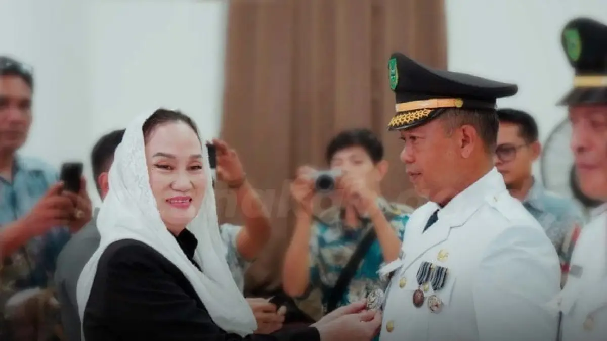 Saat Bupati Natuna Cen Sui Lan melantik dan mengambil sumpah/janji jabatan ASN. F. Diskominfo Natuna untuk Batam Pos